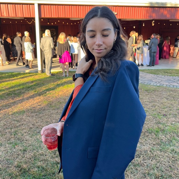 Meet your Posher, Khasia - Picture 1 of 1